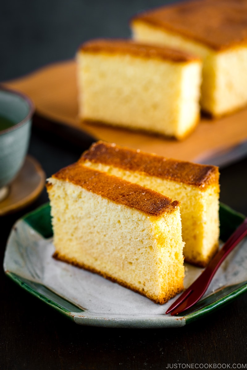 Castella Cake Recipe: Fluffy Japanese Delight